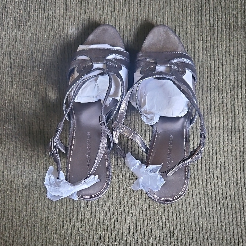 Dana Buchman Brown and White Heels Elegant Design